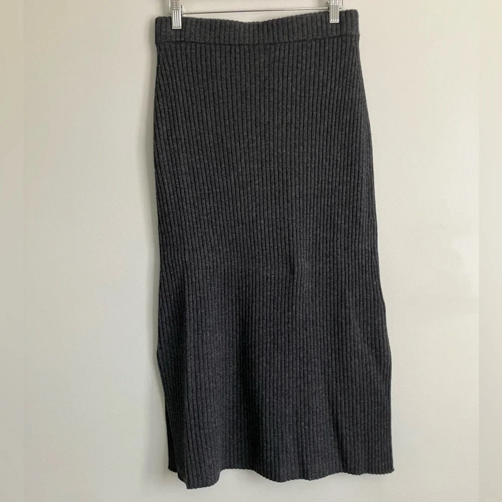 HUGO BOSS Charcoal Grey Ribbed Wool and Cashmere Blend MIDI Skirt Size M NWT - Picture 8 of 15
